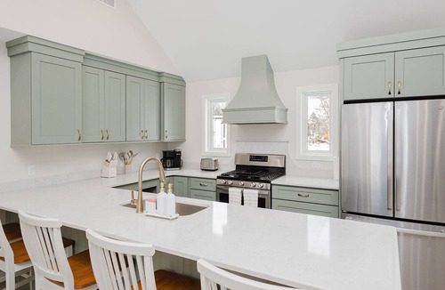 Pigeon House | Canal Access Sleeps 7 Fire Pit Sand Point