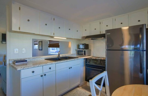 Surf City House | Canal Cutie