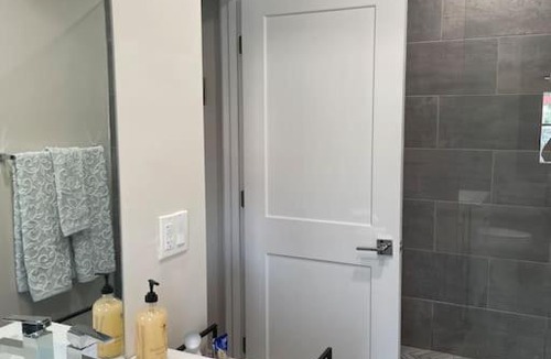 Worcester Apartment | Canal District -Woo Sox, Restaurants, shops!