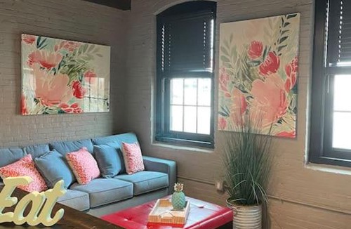 Worcester Apartment | Canal District -Woo Sox, Restaurants, shops!