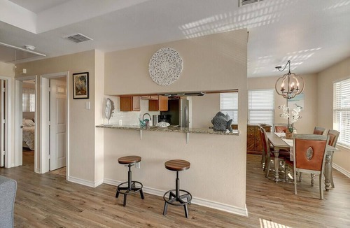 Flour Bluff House | Canal Front Beach House with Laguna Madre Views. Flour Bluff, Corpus Christi.n