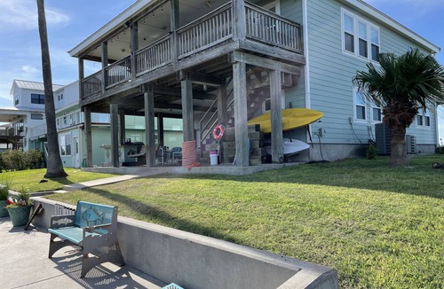 City-by-the Sea House | Canal front Coastal Cottage in Rockport off Estes Flats!
