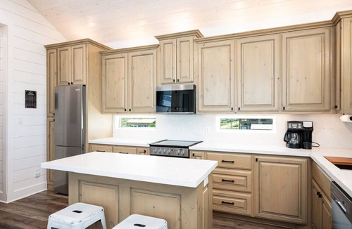 Port Bolivar House | Canal front cutie with Boat lift, Bay access, and Ocean view!