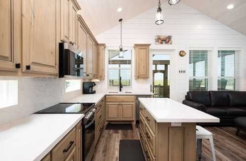 Port Bolivar House | Canal front cutie with Boat lift, Bay access, and Ocean view!