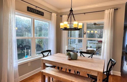 Crystal River House | Canal-Front Home on 73ft Dock!