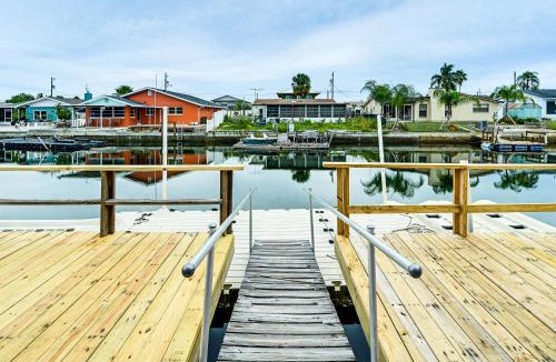 Hudson Beach Estates House | Canal-Front Home w/Boat Dock & Lanai in Hudson