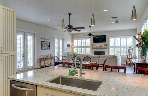 Cortez House | Canal front & private boat dock! 3 minutes from beach access