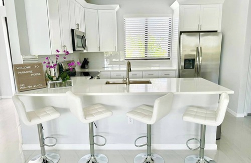 Mariner House | Canal front relaxation retreat