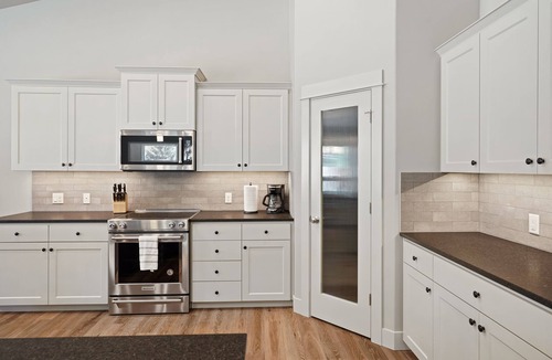 Deschutes River Woods House | Canal Front, Relaxing and Serene