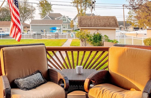 Anchor Bay Harbor House | Canal Home