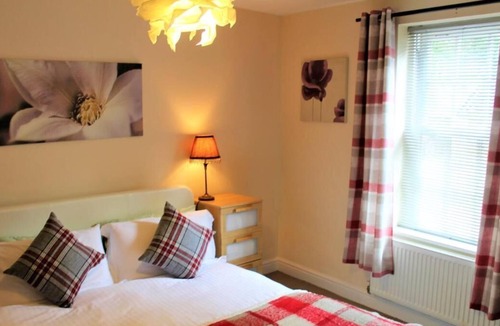 Diglis Apartment | Canal Side Apartment