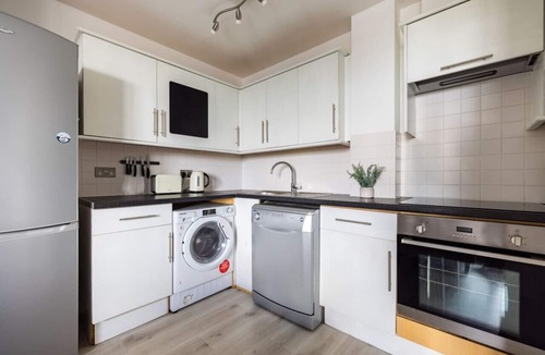 De Beauvoir Apartment | Canal-Side Apartment in Islington