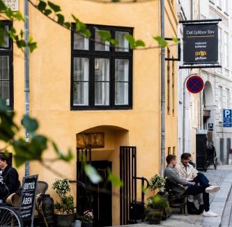 Copenhagen City Centre Apartment | Canal-Side Cosy Apartment - Gammel Statnd