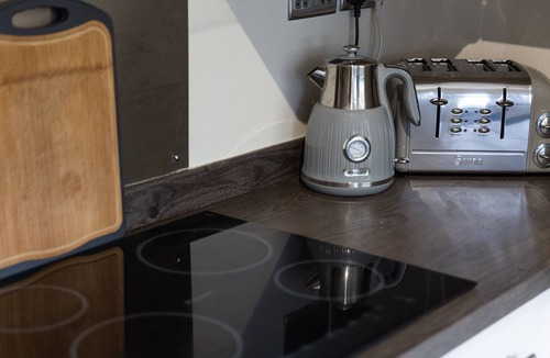 Stanley House | Canal side cottage