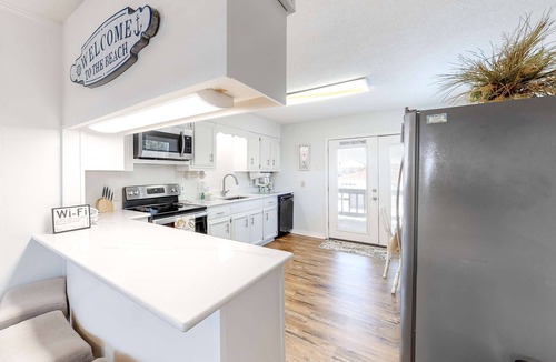 Royal Lagoons House | Canal side home with room for a boat