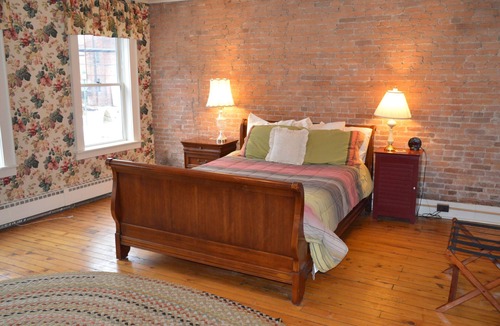 Little Falls Bed & Breakfast | Canal Side Inn