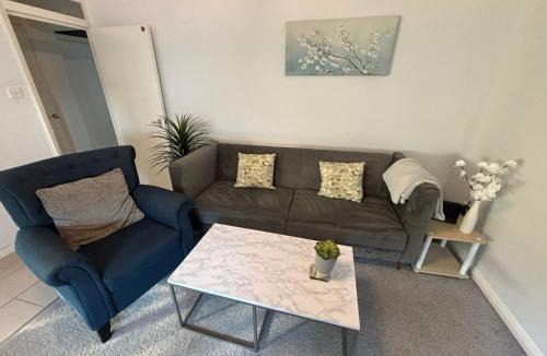 Heybridge Apartment | Canal Side Retreat