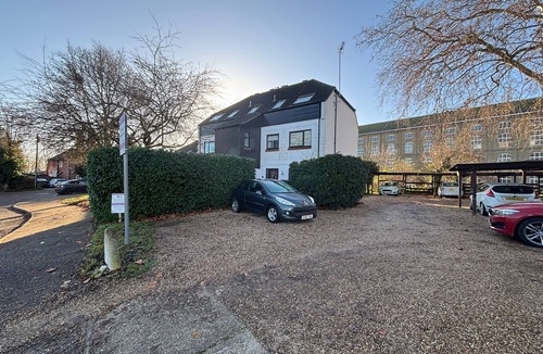 Heybridge Apartment | Canal Side Retreat - Heybridge