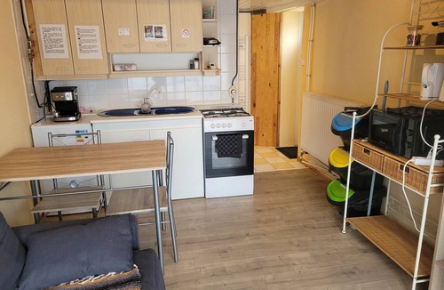 Pagny-la-Ville Apartment | canal-side studio