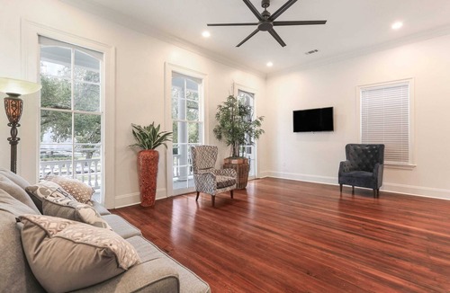 Tulane - Gravier House | Canal St. Historic Mini-Mansion