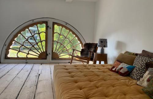 Christianshavn Apartment | Canal view