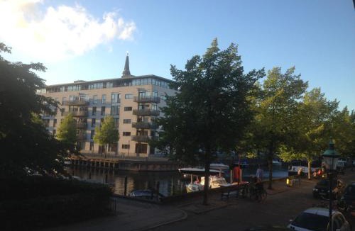 Christianshavn Apartment | Canal view