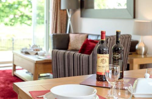 Ellesmere House | Canal View