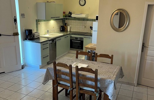 Marseillette Cottage | Canal View, superb gîte, Heated Pool near Carcassonne next to Canal du Midi.
