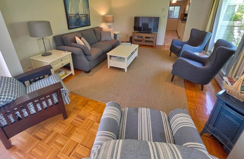 Newboro House | Canalman's Cottage, Newboro Lockstation, Parks Canada