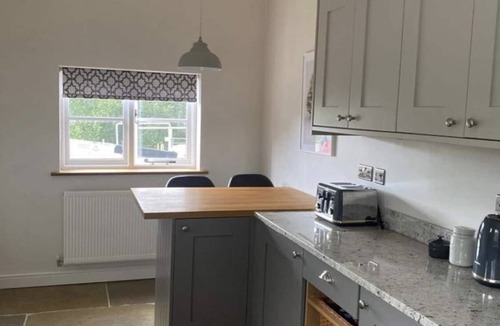 Himley Cottage | Canalside Lock House