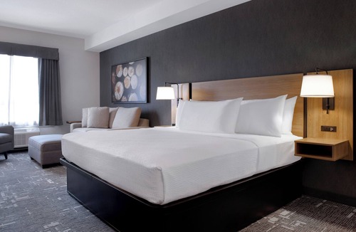 Cochrane Hotel | Canalta Cochrane