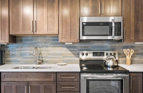 Canandaigua Condo | Canandaigua Condo w/Restaurant and Pool/Hot Tub