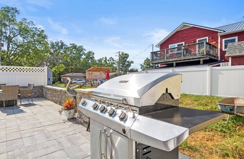 Canandaigua House | Canandaigua Efficiency Apt | FLX Wineries