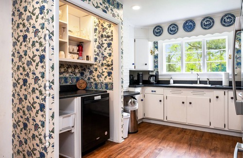 Canandaigua House | Canandaigua Lake Access | Fire Pit | 5 Bedrooms