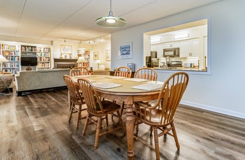 Canandaigua Condo | Canandaigua Lake Front Condo, Beach Access, Hike, Fireplace