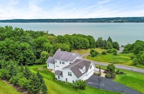 Canandaigua House | Canandaigua Lake Manor