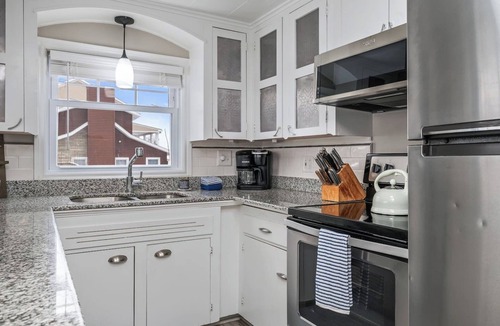 Naples House | Canandaigua Lakefront | 5 Mins to Naples | Dock