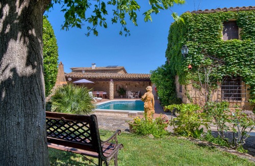 Canapost House | CANAPOST: 16th century farmhouse with private pool