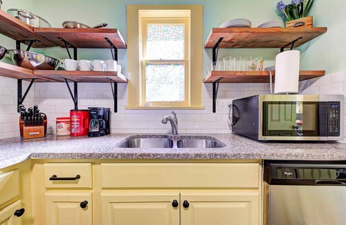 Central Oklahoma City House | Canary Cottage-brighten your stay-central NW OKC