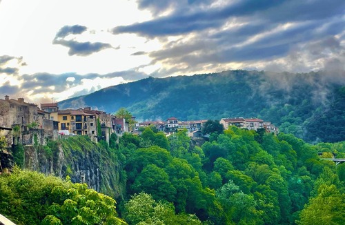 Castellfollit de la Roca Apartment | Cancastell