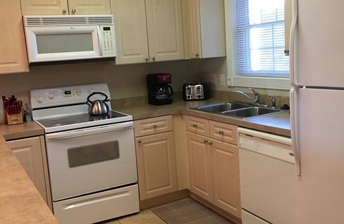 Central Myrtle Beach Condo | CANCELLATION WEEK IN JULY-SEE RATES- GREAT LOCATION! 2 BEDRM 2 BATH W ELEVATOR!