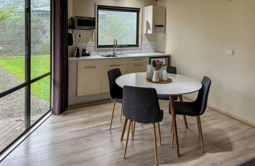 Kinglake Cottage | Candle Bark Cottage - Karma Kinglake