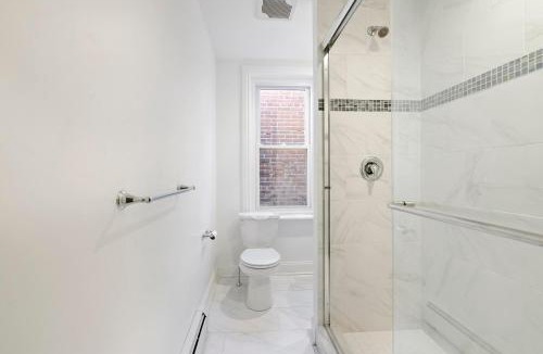 Chester House | Candlelight Chamber - Private Room with Shared Space