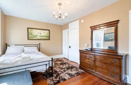 Chester House | Candlelight Chamber - Private Room with Shared Space