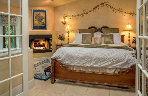 Browns Valley Bed & Breakfast | Candlelight Inn Napa Valley