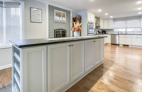 New Fairfield House | Candlewood Lakefront - Dock, kayaks, Fire Pit