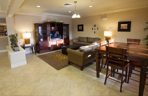 Springfield Hotel | Candlewood Suites Springfield, an IHG Hotel
