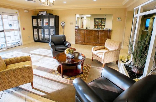 Springfield Hotel | Candlewood Suites Springfield, an IHG Hotel