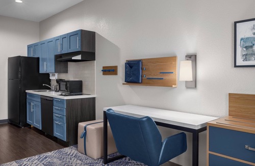 Alexandria Hotel | Candlewood Suites Alexandria by IHG