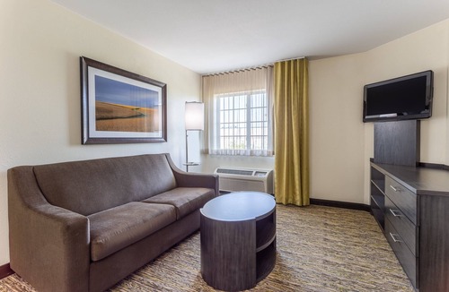 Aurora Hotel | Candlewood Suites Aurora-Naperville by IHG